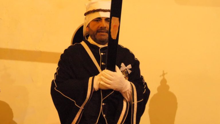 Tutto ad un tratto la notte, a Taranto, si tinge di nero. Tra un mese “A Forore”, inizia la Quaresima 2019 Tutto ad un tratto la notte, a Taranto, si tinge di nero. Tra un mese “A Forore”, inizia la Quaresima 2019